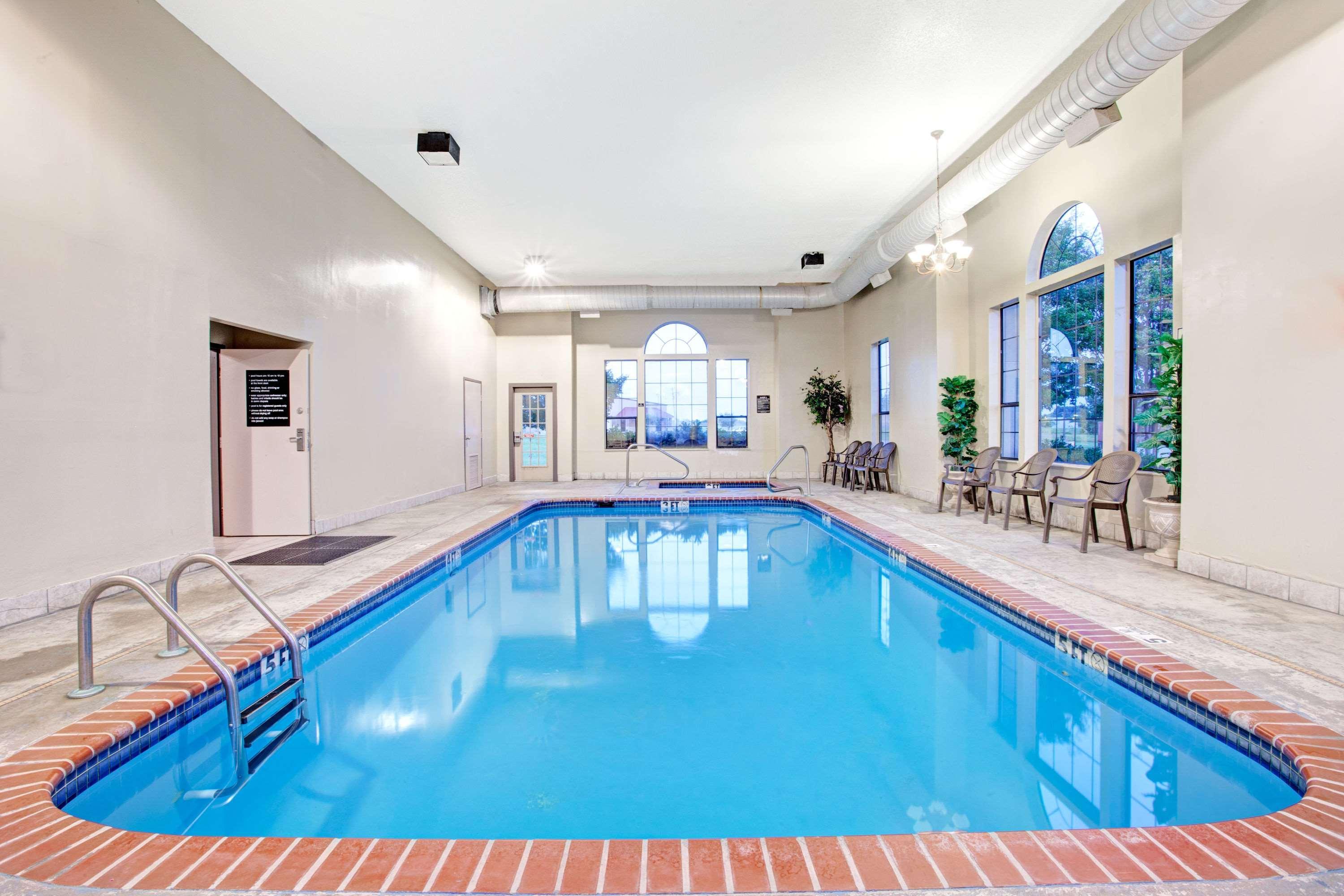 Super 8 By Wyndham Olive Branch Hotel Buitenkant foto
