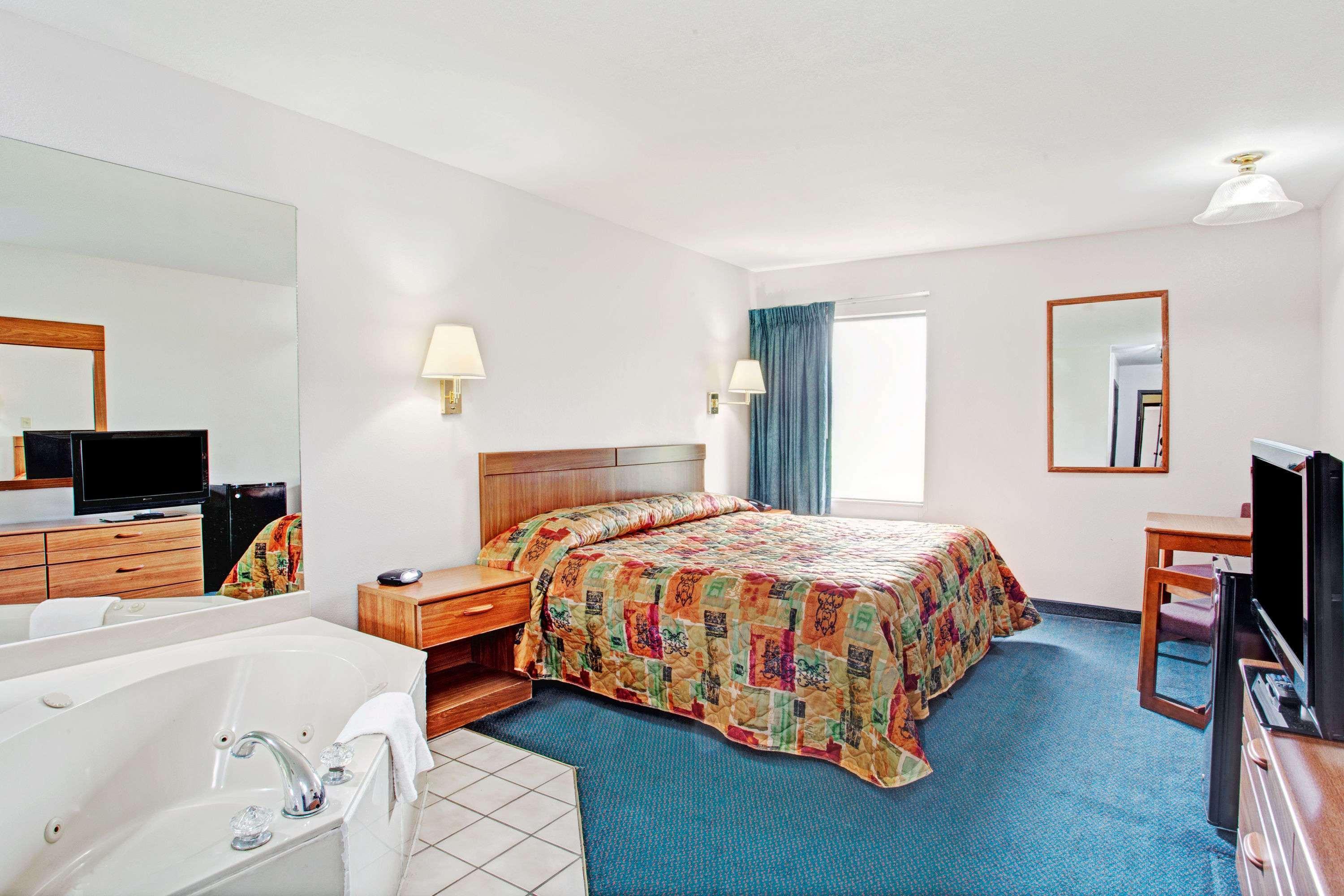 Super 8 By Wyndham Olive Branch Hotel Buitenkant foto